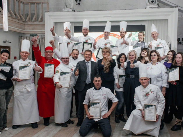 Сибирская гильдия удивила гостей кулинарным шоу и национальными блюдами разных стран.
