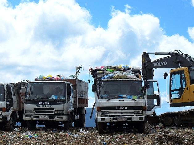 МинЖКХ региона проконтролирует работу новых перевозчиков мусора