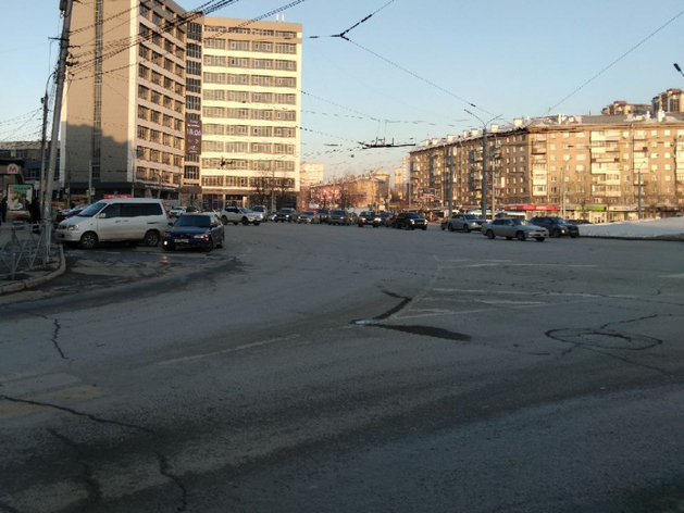 Мэру Новосибирска внесли представление из-за плохого состояния дорог Мэру Новосибирска внесли представление из-за плохого состояния дорог