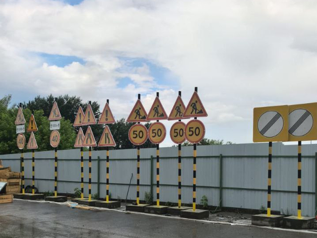 На Димитровском мосту ввели реверсивное движение из-за ремонта На Димитровском мосту ввели реверсивное движение из-за ремонта