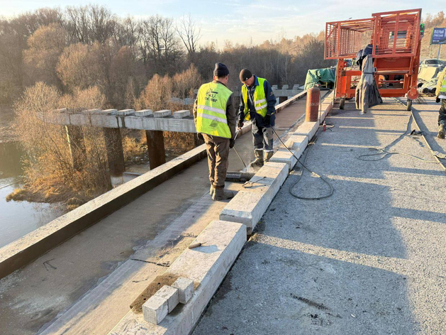Новосибирские власти пообещали ввести в эксплуатацию четыре моста до конца года Новосибирские власти пообещали ввести в эксплуатацию четыре моста до конца года
