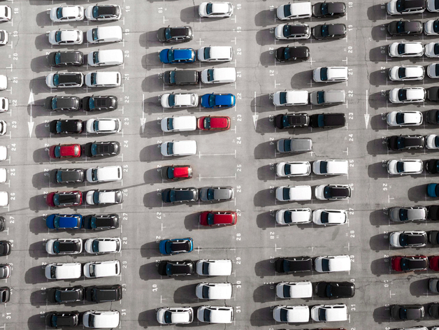 Пять новых платных муниципальных парковок появится в Новосибирске до конца года