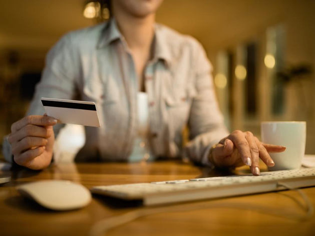 Новосибирцам продают инвестиционные и страховые продукты под видом вкладов Новосибирцам продают инвестиционные и страховые продукты под видом вкладов