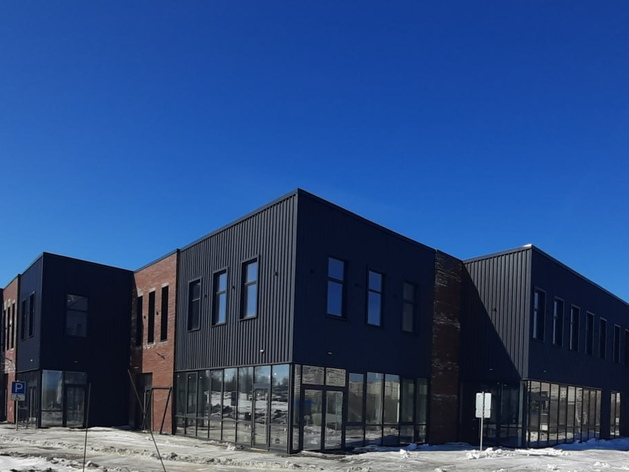 В Новосибирске сдали почти 20-летний автоцентр-долгострой на Ватутина В Новосибирске сдали почти 20-летний автоцентр-долгострой на Ватутина