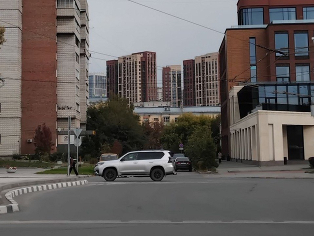Ограничат парковку транспорта в Центральном округе Новосибирска Ограничат парковку транспорта в Центральном округе Новосибирска